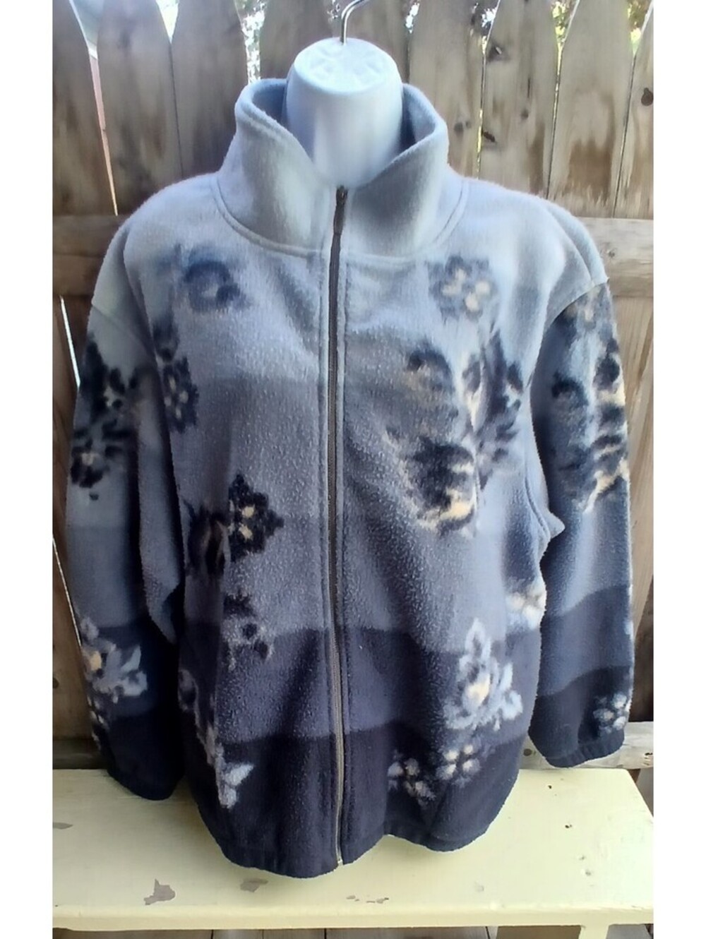 Alfred Dunner Vintage Blue Floral Print Fleece Full Zip Jacket Size L.